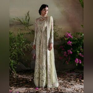 XS Suffuse - pistachio-toned net canvas with front gathers